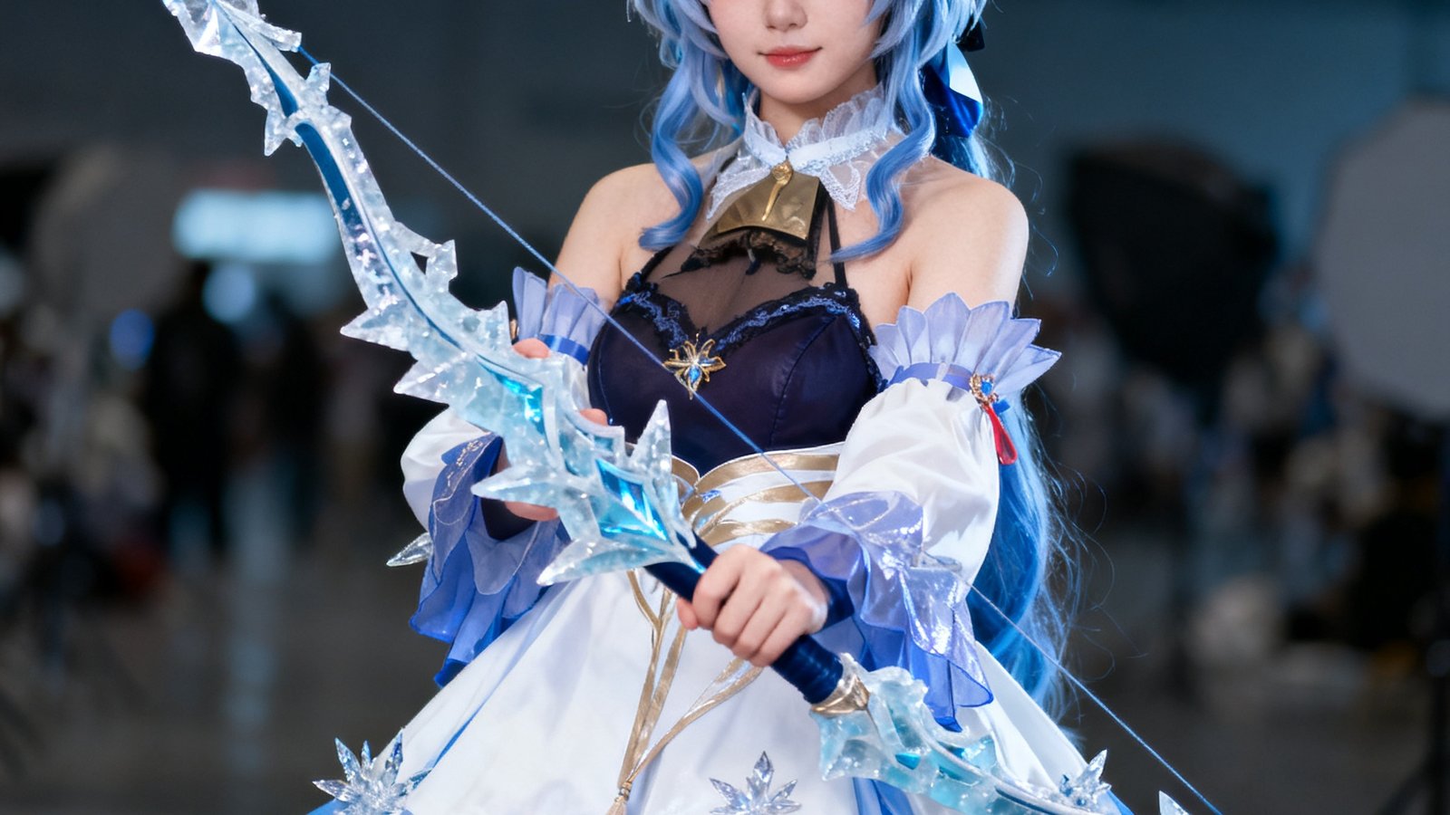 亿万28玩家Cosplay甘雨作品展示，精致服装和道具